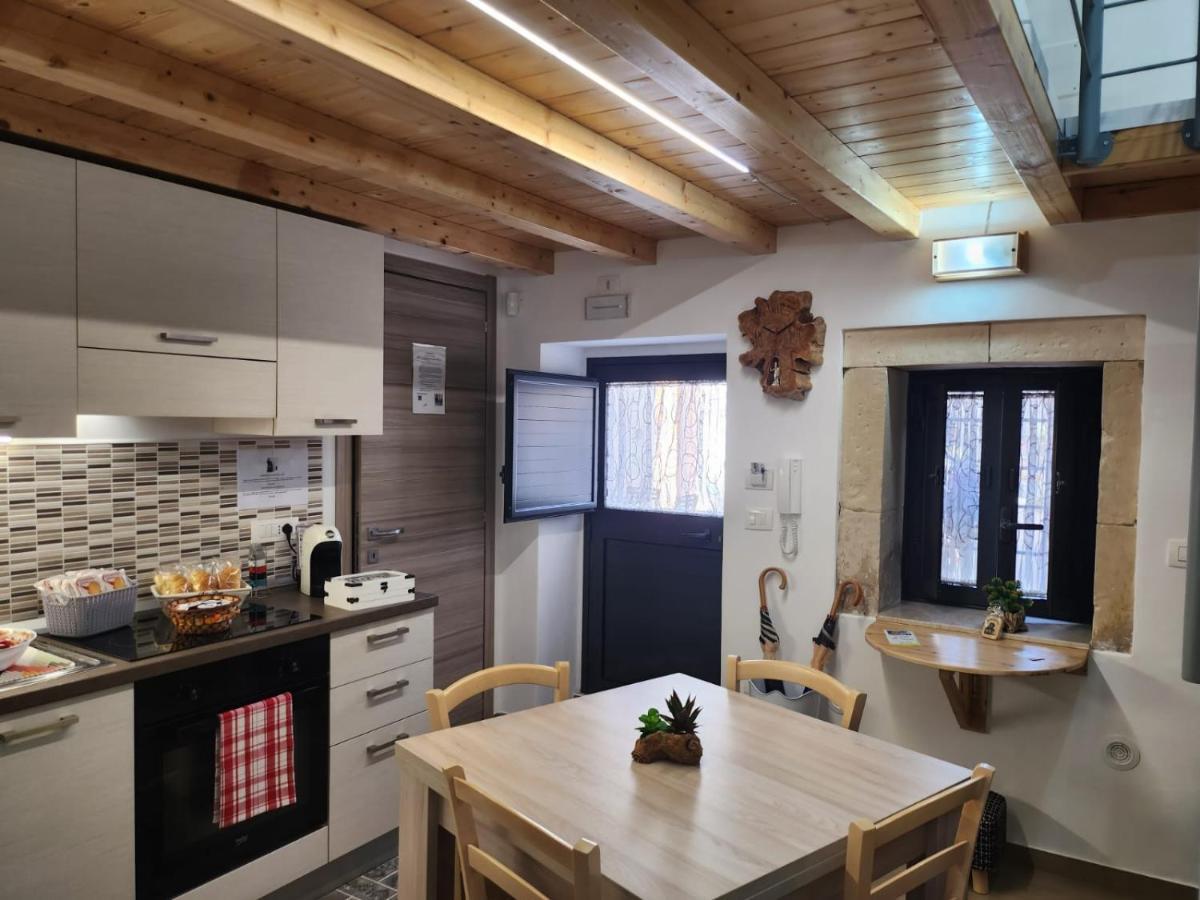 Il Cortile Della Patrona Lägenhet Syrakusa Exteriör bild